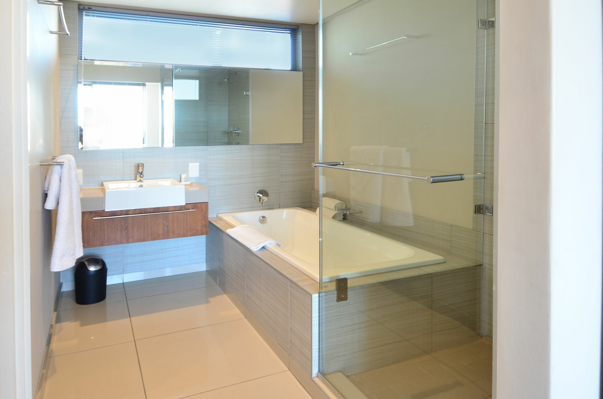 Apartment 214 Harbour Bridge *